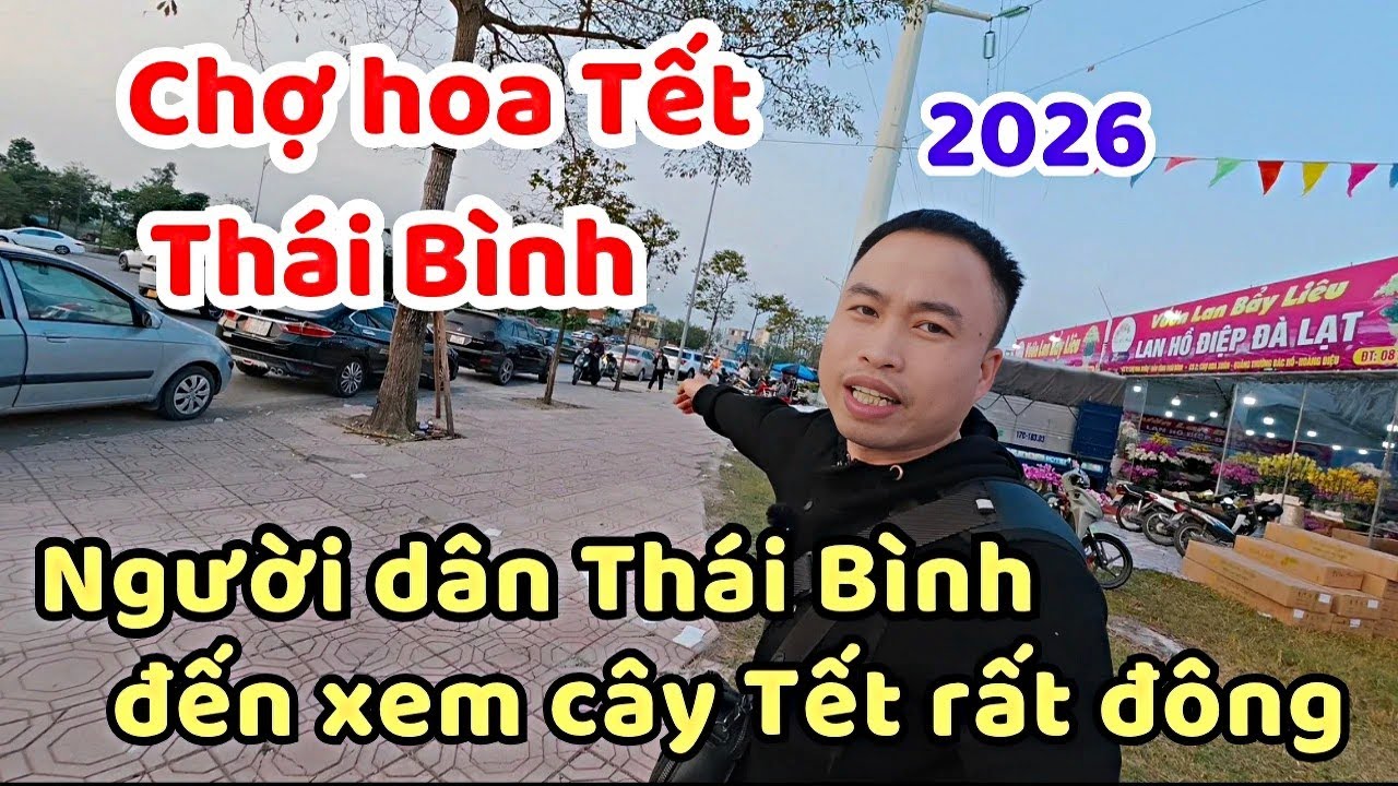 Chợ hoa Tết Thái Bình tấp nập người dân đến xem cây
