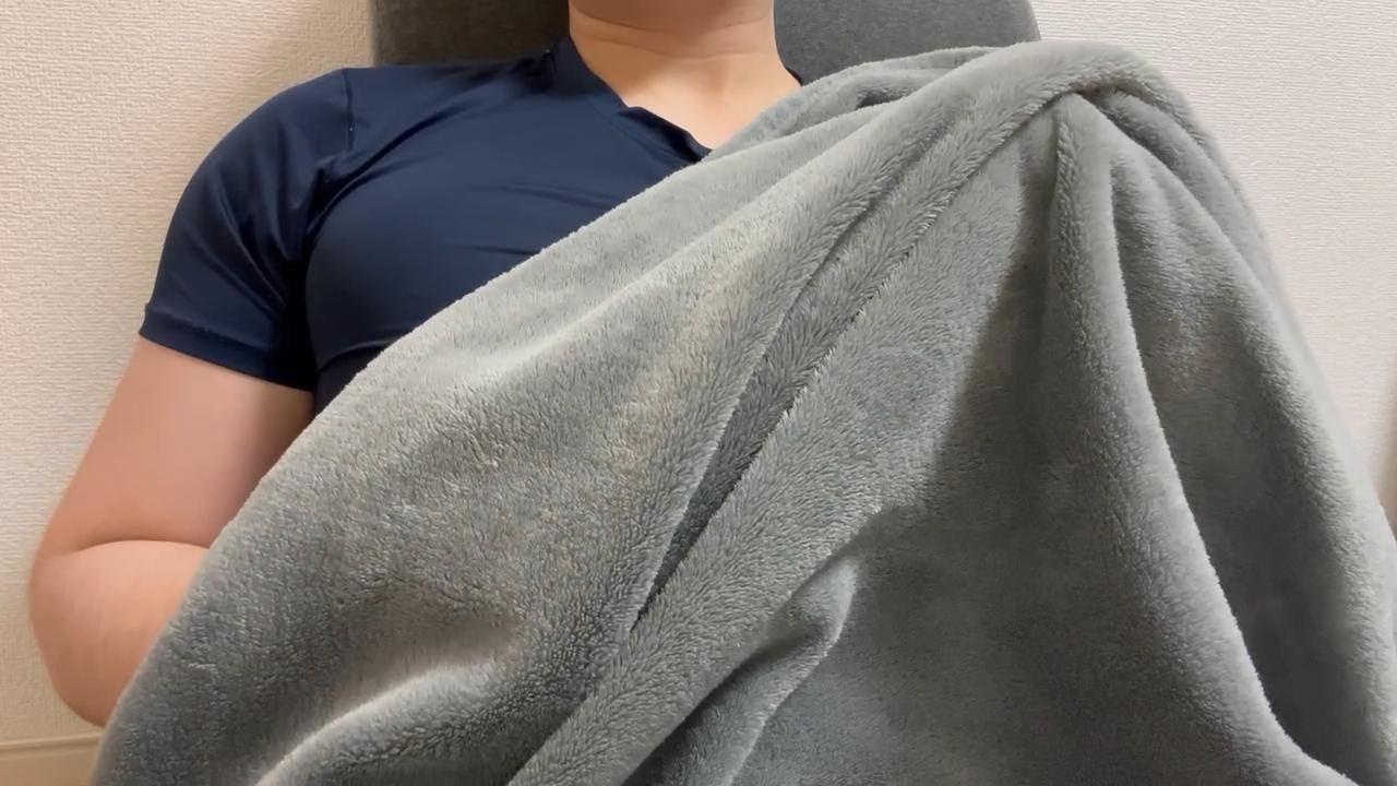 【ASMR】心音とゆっくり毛布を触る音　Heartbeat , The sound of slowly touching a blanket