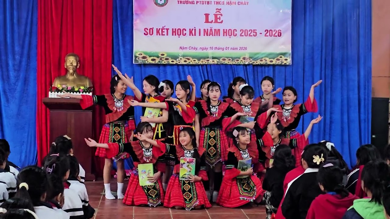 Tiết mục lớp 9A tại lễ sơ kết năm học 2025-2026