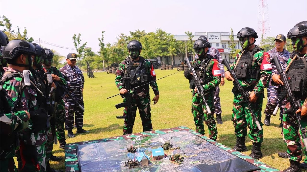 JUARA 1 BATALYON TELADAN  YONARHANUD 1 MARINIR