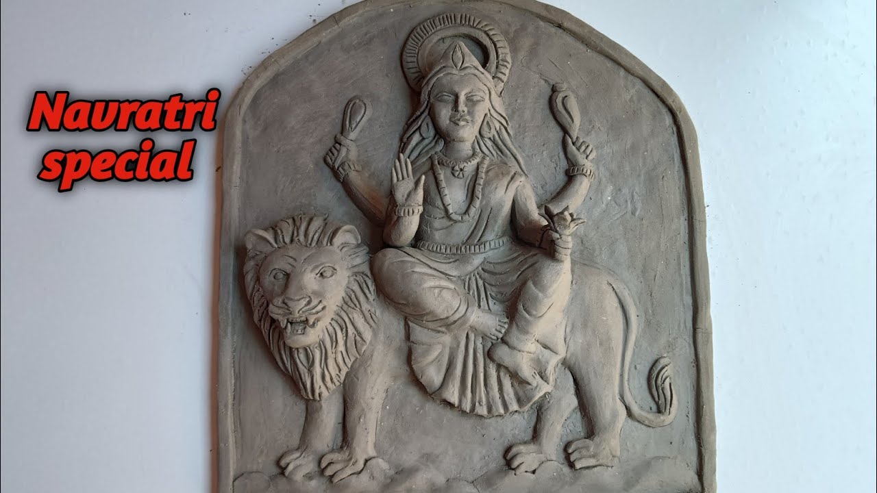 Mitti se maa sherawali ki murti bnana sikhe. Sanjhi mata kaise banaye. How to make a durga mata.🙏🏻