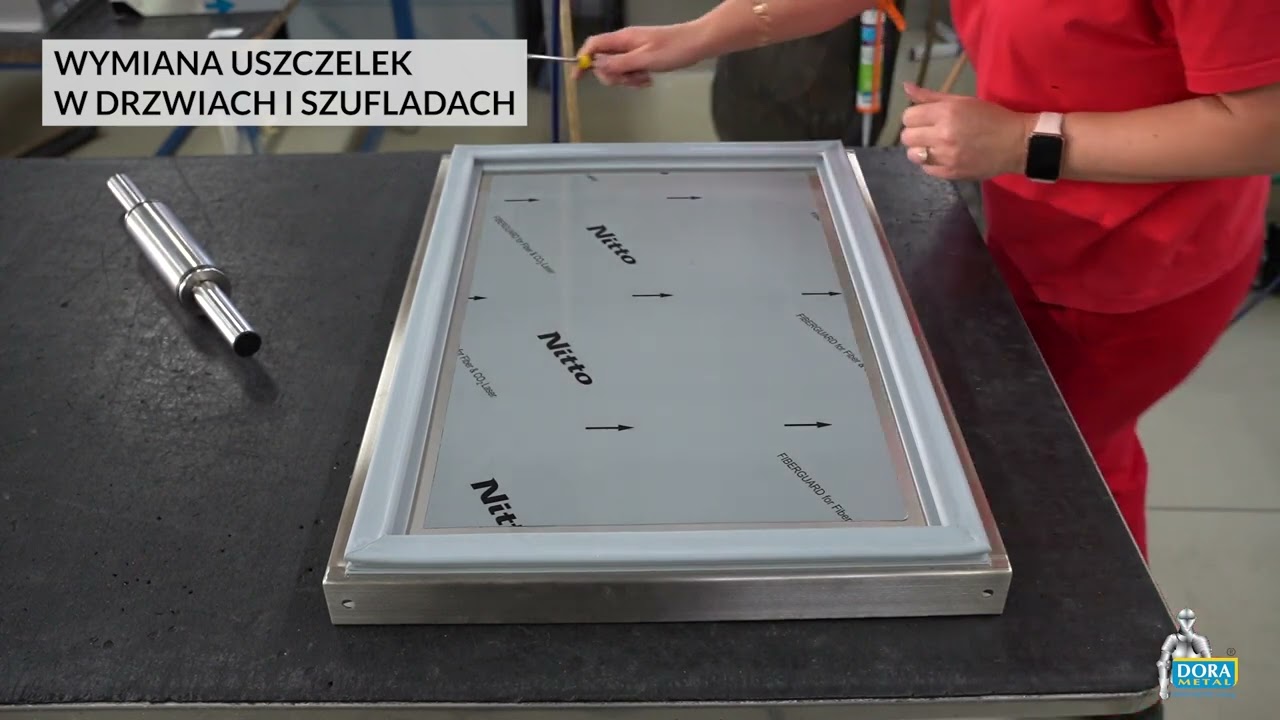 Instrukcja - Jak wymienić uszczelkę w drzwiach i szufladach Dora Metal?