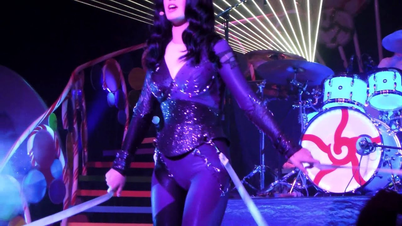 Katy Perry Live @ Studio Coast Tokyo 2011- Who Am I Living For