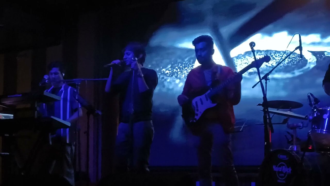 Moddhyorate|| TAALPATAR SHEPAI LIVE in Hard Rock cafe Kolkata #taalpatarshepai #live