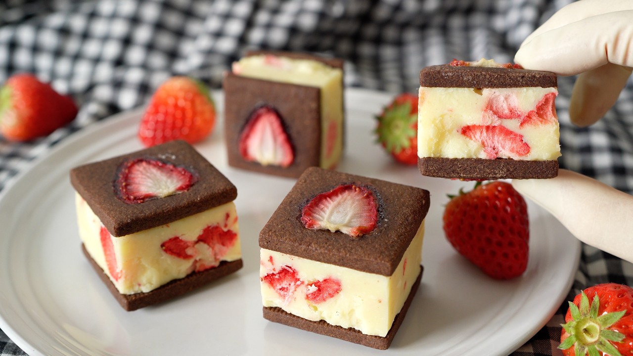 Strawberry Chocolate Butter Sandwich 生苺とドライいちごの Wイチゴで作る イチゴのホワイトチョコレートバタークッキーサンドイッチ
