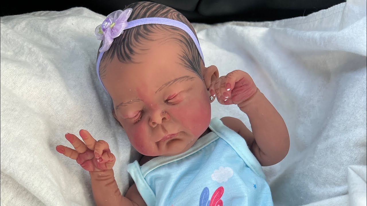 Saturday Details video of D’ior; “Gloria Asleep” by Kimbry Dolls💓
