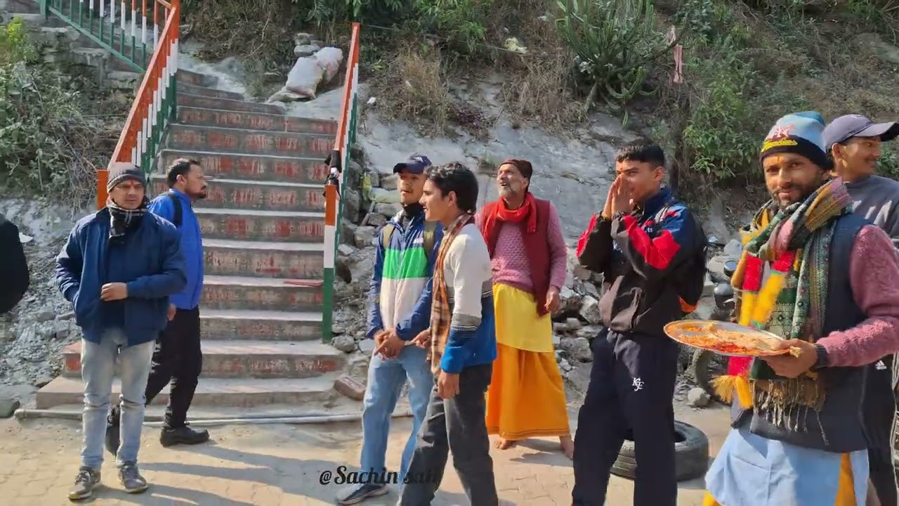 🙏❣️कर्णप्रयाग मार्केट घुमना और अपने भक्तों को आशीर्वाद  देना जय माँ चन्डिका देवी 🙏❣️