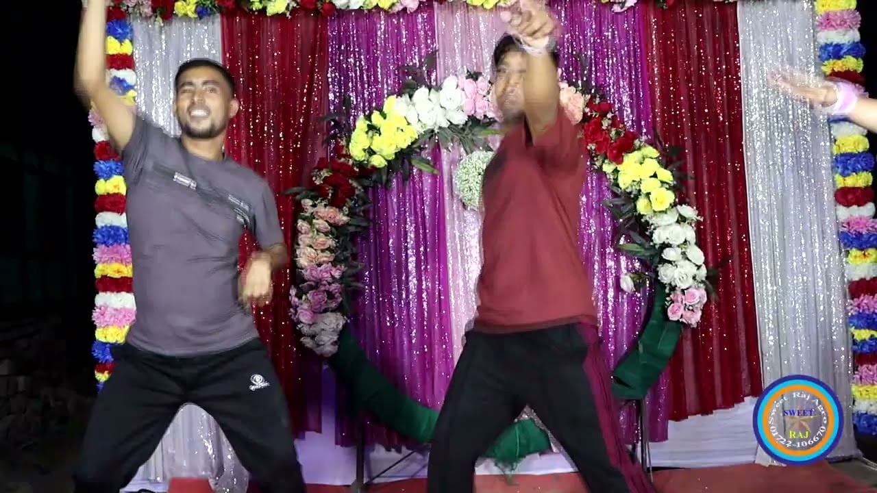 ভাতিজির অনুষ্ঠানে ঢাকার মেহমানের ডান্স 
