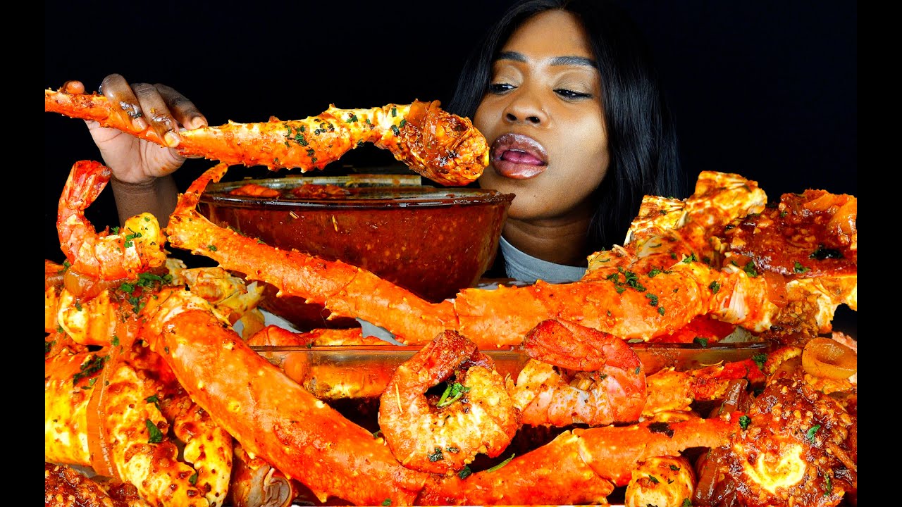 KING CRAB SEAFOOD BOIL MUKBANG | ASMR SEAFOOD BOIL | SHRIMP | SEAFOOD BOIL | MUKBANG |  ASMR EATING