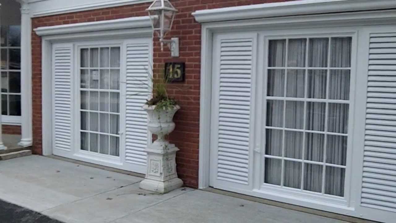 A Classic 1 Piece Garage Door in Oak Brook,IL *MUST SEE*