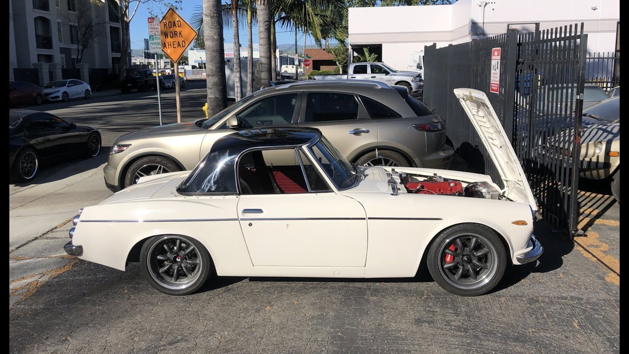 Eric Straw's 1969 SR20VET-Powered Datsun Roadster