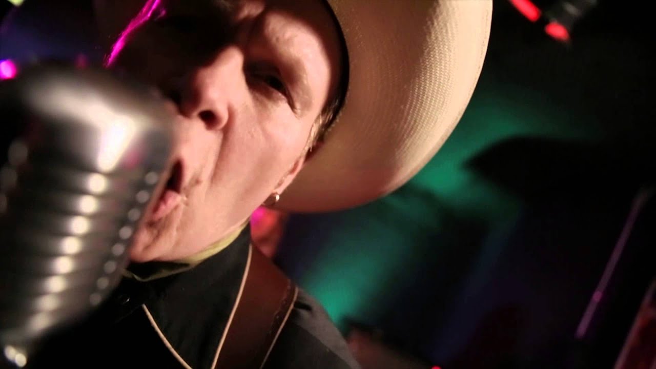 Marko Haavisto & Poutahaukat - Tuollaisiin silmiin (Official video)