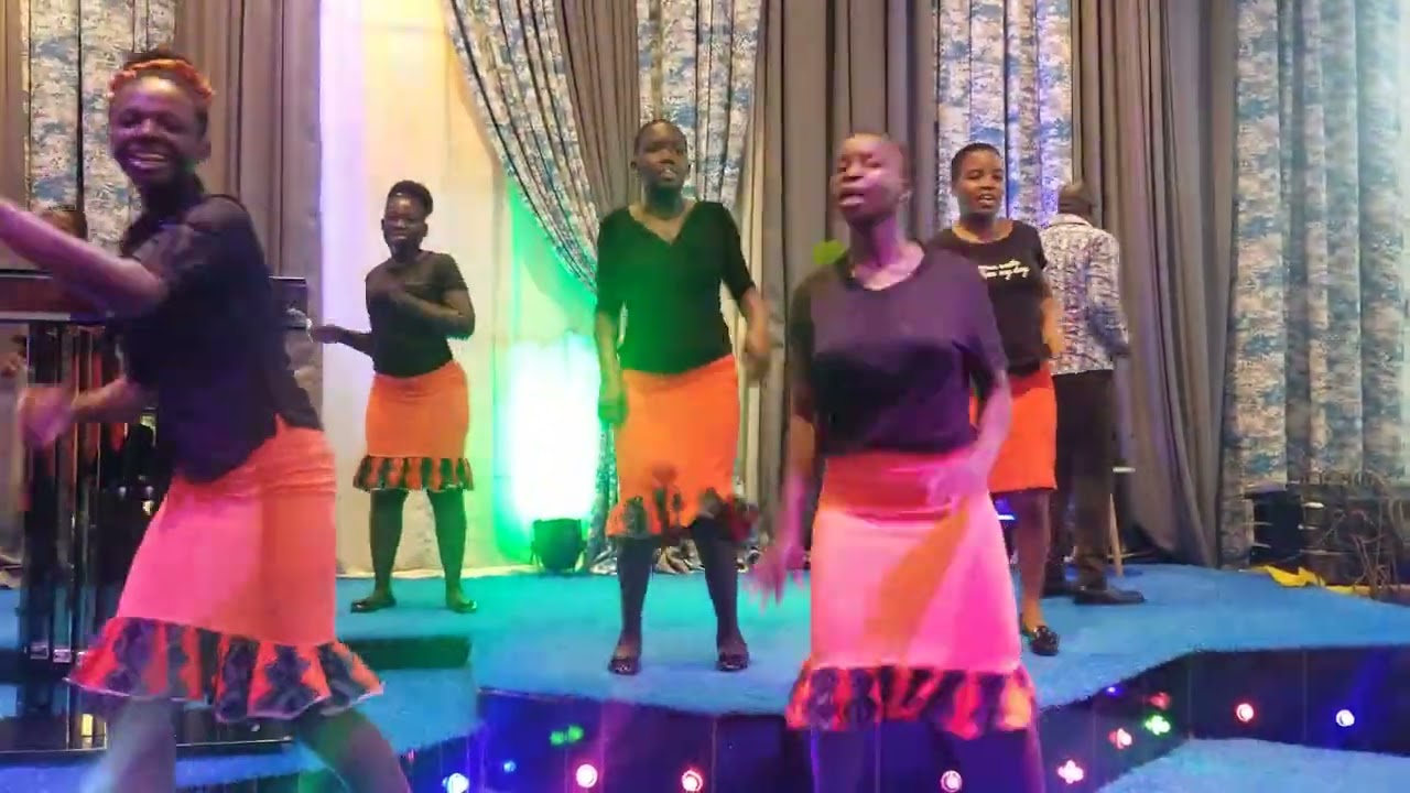 PRAISE SESSION LED  BY PROSSY - - FRESH FIRE KIREKA