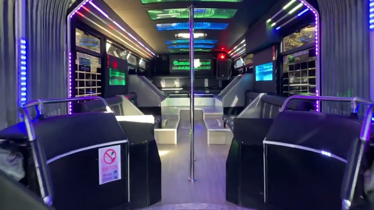 GOPARTYBUS Renault PR180.2 ( Ex Action Canberra 723 )