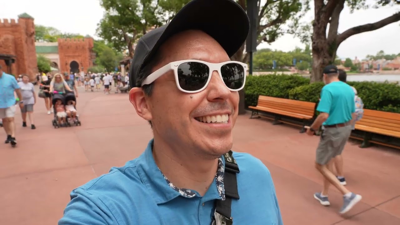 Le Cr&ecirc;perie de Paris Review 🍓 | Magic Dads Eat Around the World! + A Fun EPCOT Day!