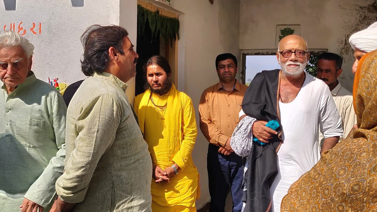 Morari Bapu hamare ghar.. aye..🙏 jay siyaram🙏