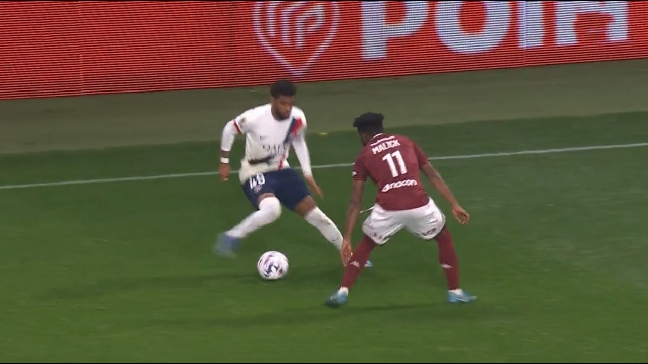 Le Matche Ibrahim Mbaye Contre Metz