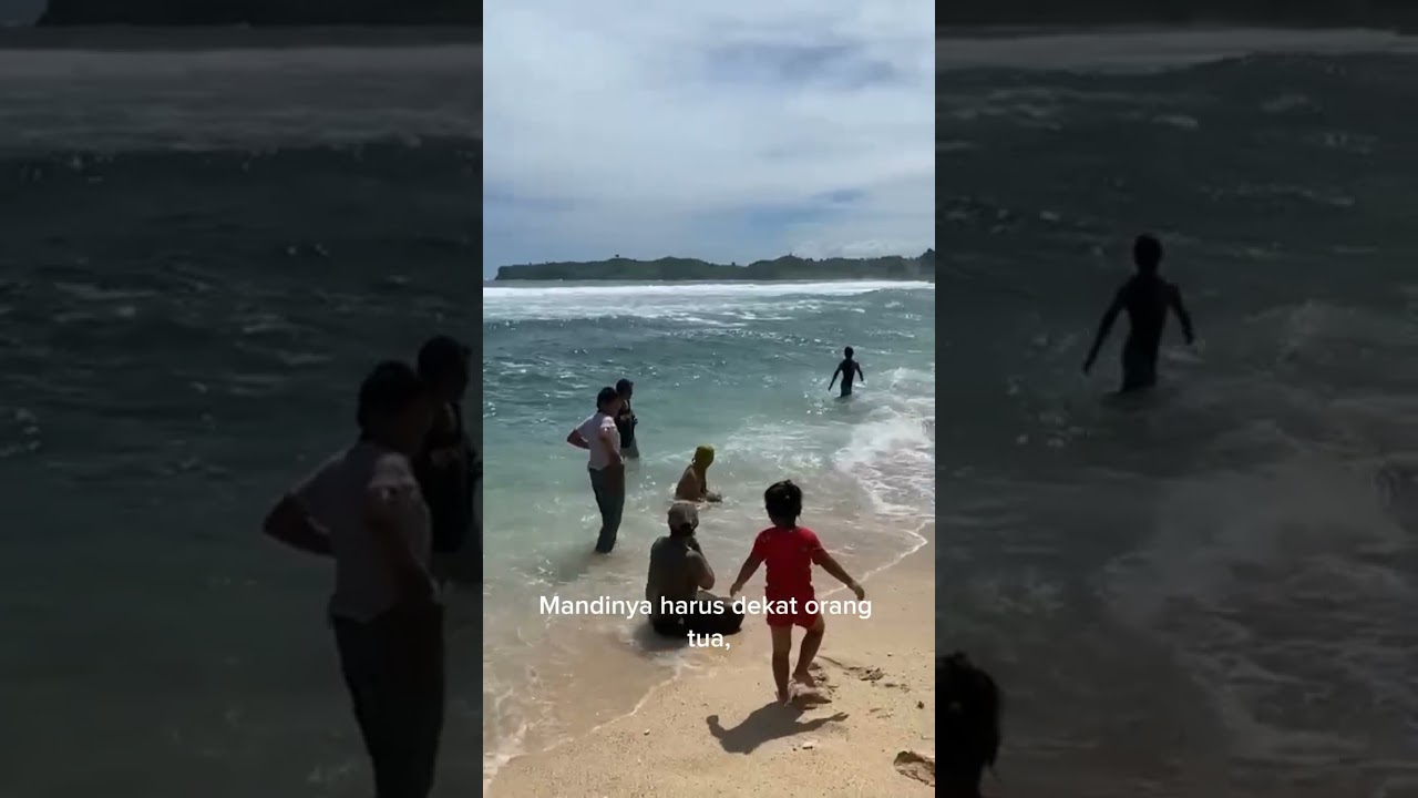 Bermain dan mandi dipantai