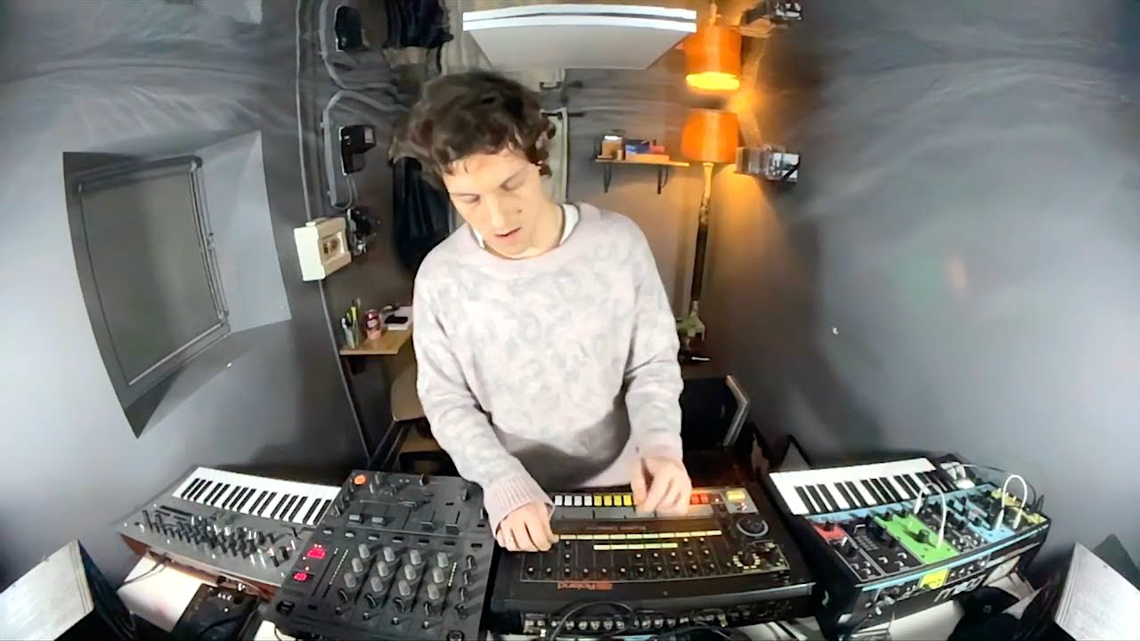 LIVE UK TECHNO // Roland TR-808 + Korg Minilogue