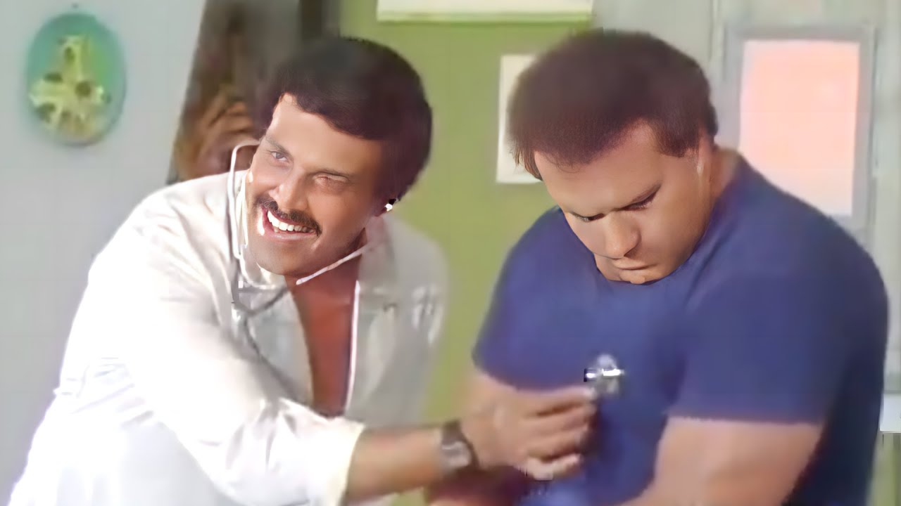 خروج سمير غانم عن النص وهو بيكشف على بطل كمال اجسام والجمهور يضحك بهيستريا 😂😂 ده عدوية بيغني جوا 🤣🤣