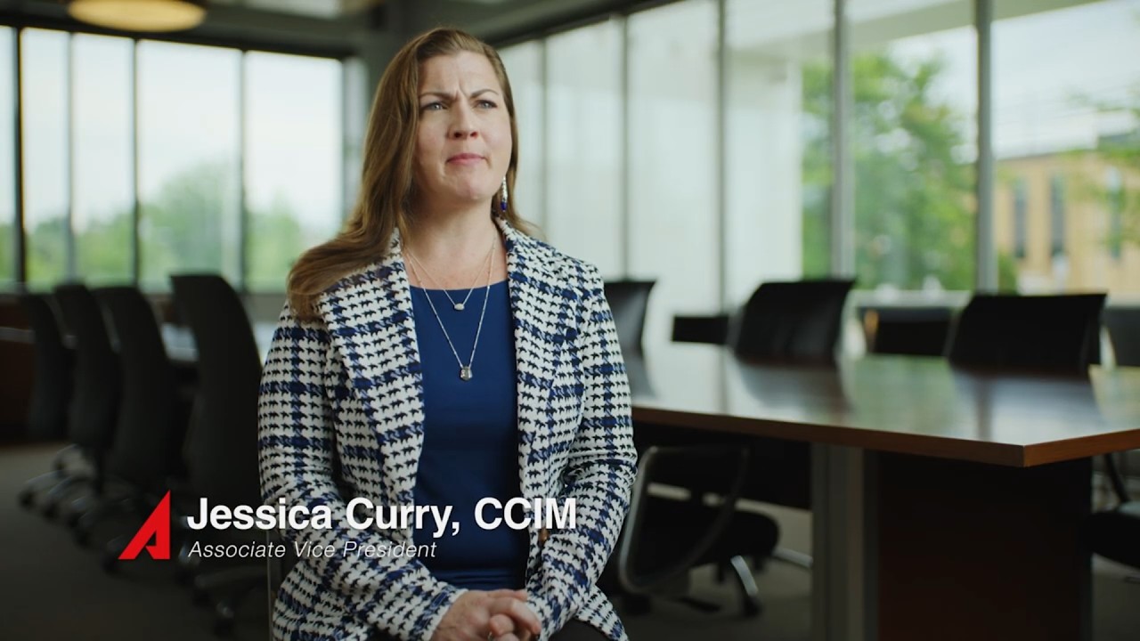 How is economic uncertainty impacting midsize tenants?