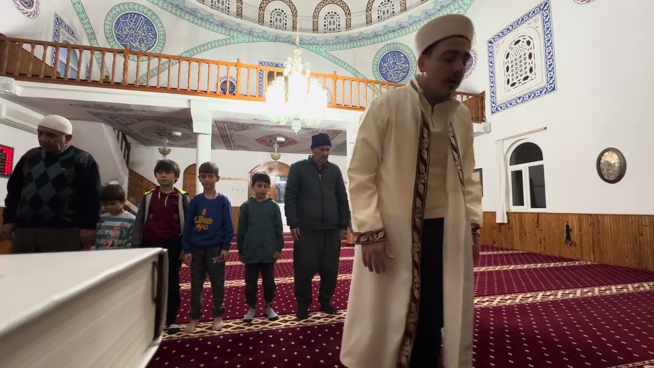 Çoçuklarla Beraber Akşam Namazı  🕌