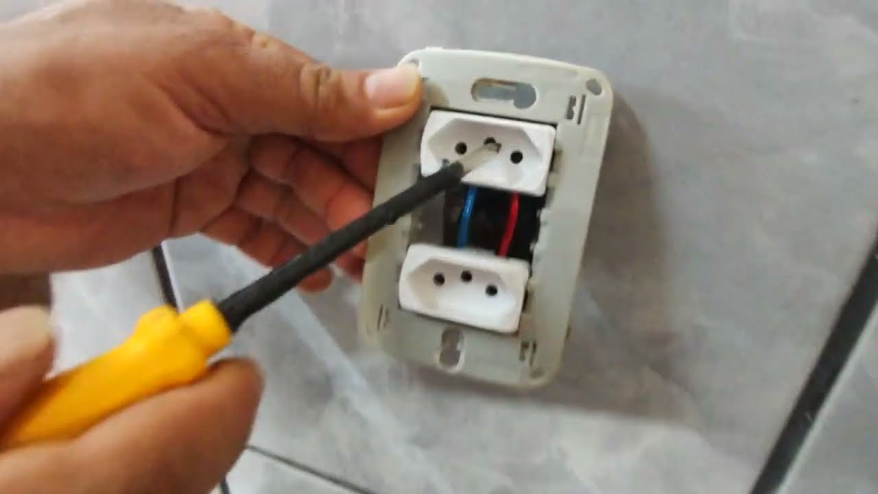 Como substituir tomada simples