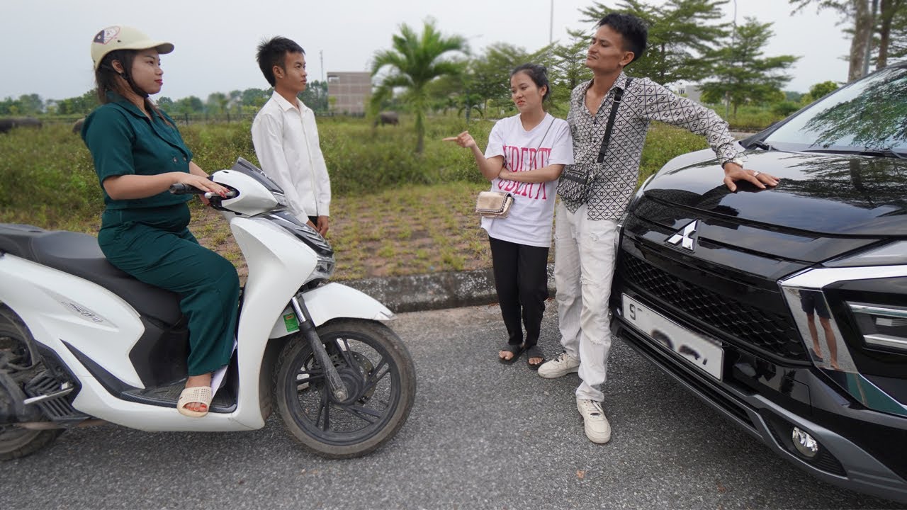 Chủ Tịch Đi Xe Ôm Đi Họp Lớp Bị Nhóm Bạn Coi Thường Và Cái Kết Bất Ngờ