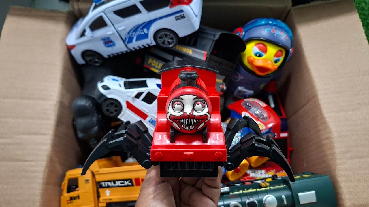 Menemukan Mobil Polisi, Choco Charles Train, Bus Basuri, Truk Oleng 
