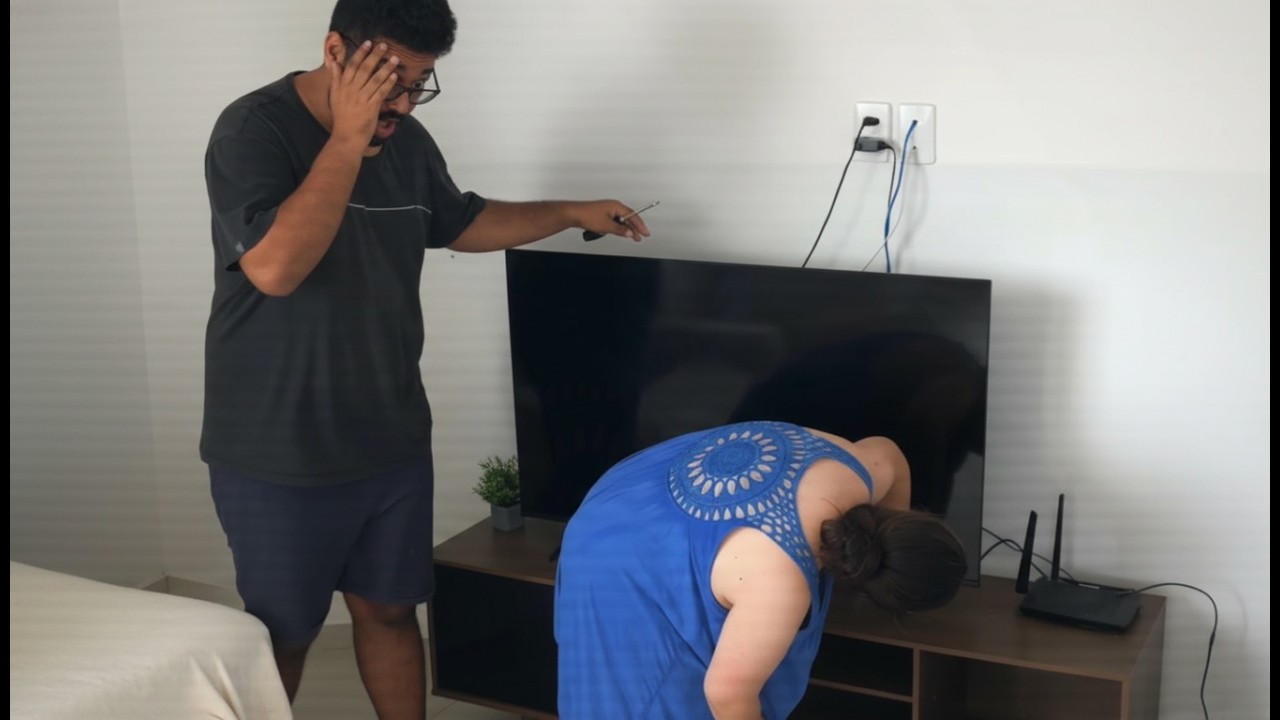Chamei um Técnico Para Resolver um Problema em Casa… Mas o Que Aconteceu Depois Foi Inesperado 😳