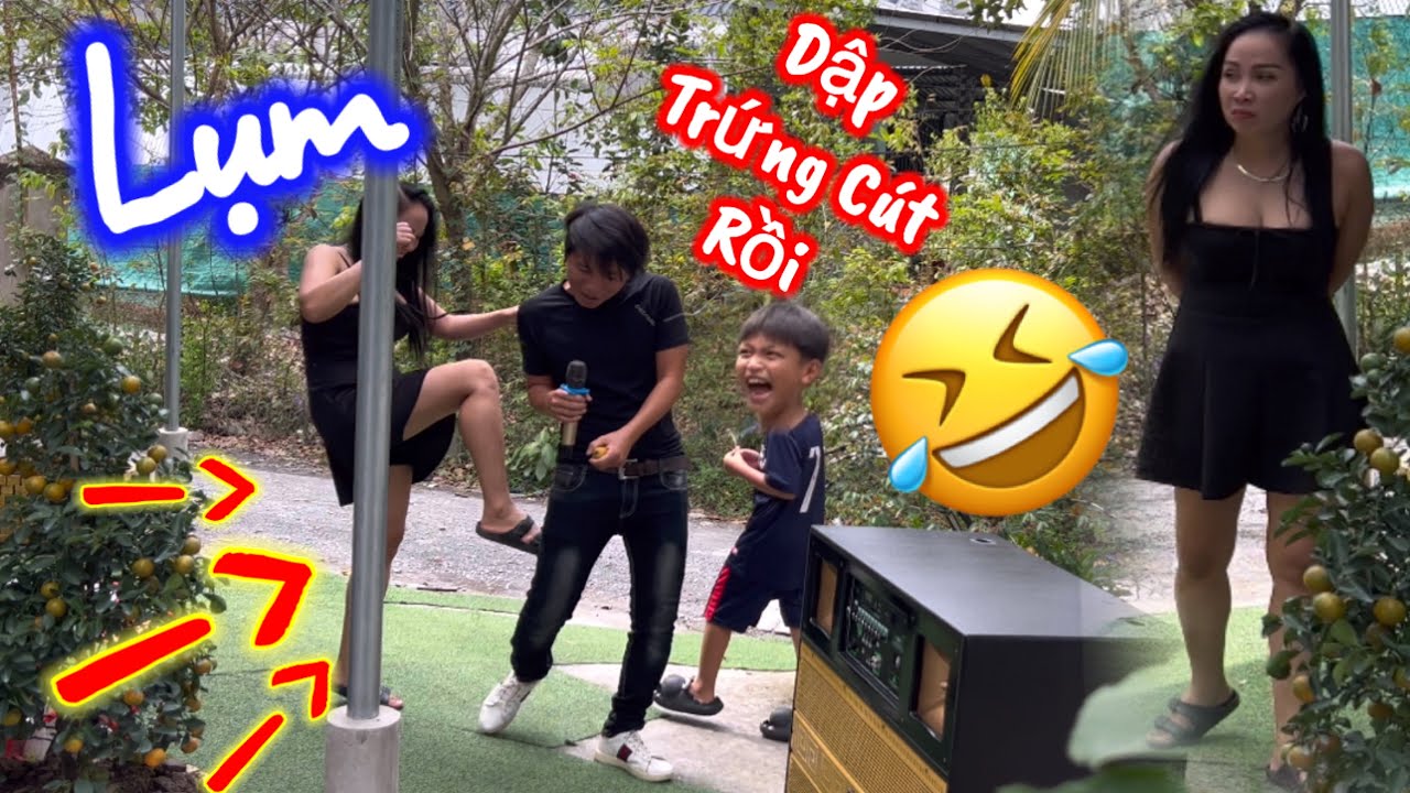 Troll đầu năm ông già giá dép phản ứng ra sao | chơi khăm hay nhất năm | Sơn Ngố Gái Miền Tây