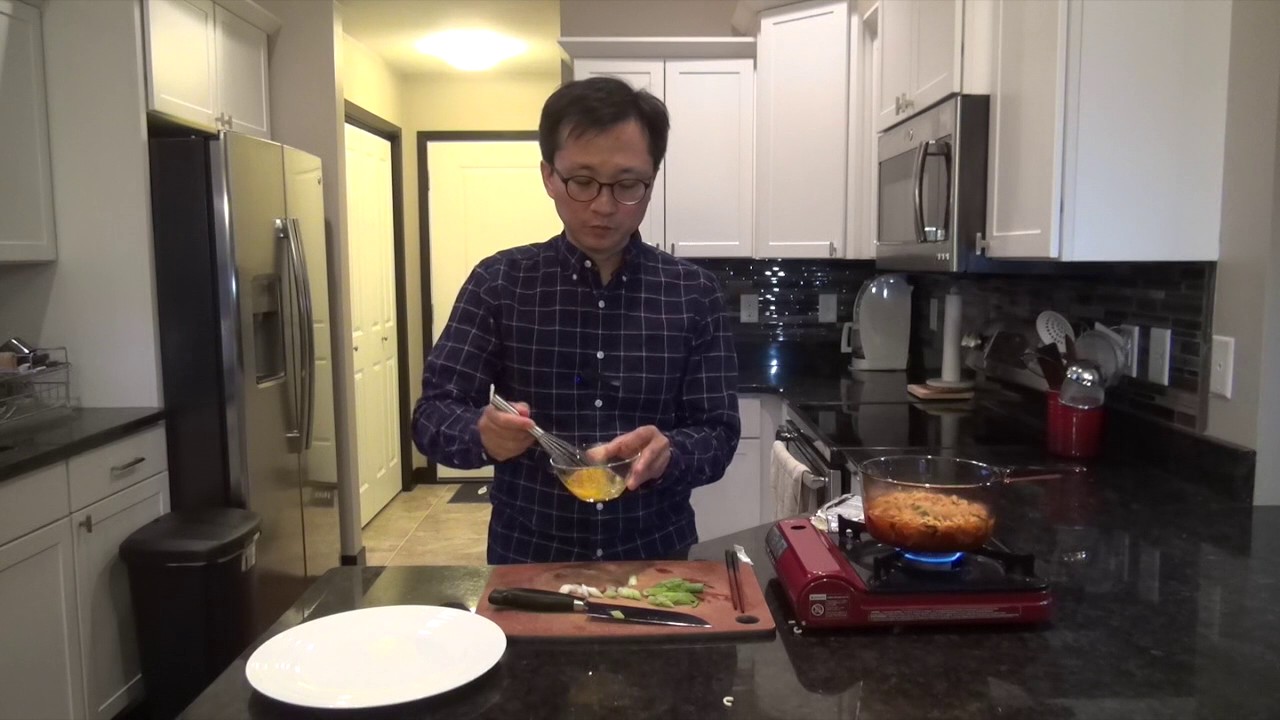 Korean lesson for cooking ramyon 라면 끓이기