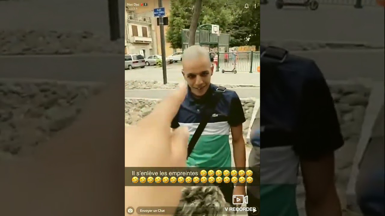 Samos a acheté un Moto a 100€ elle a volé