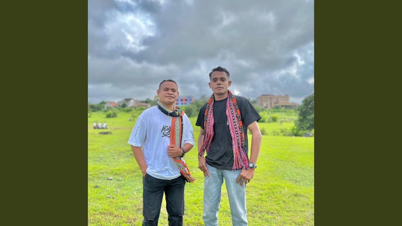 Lufut Daun Gugur Di Tanah Basah