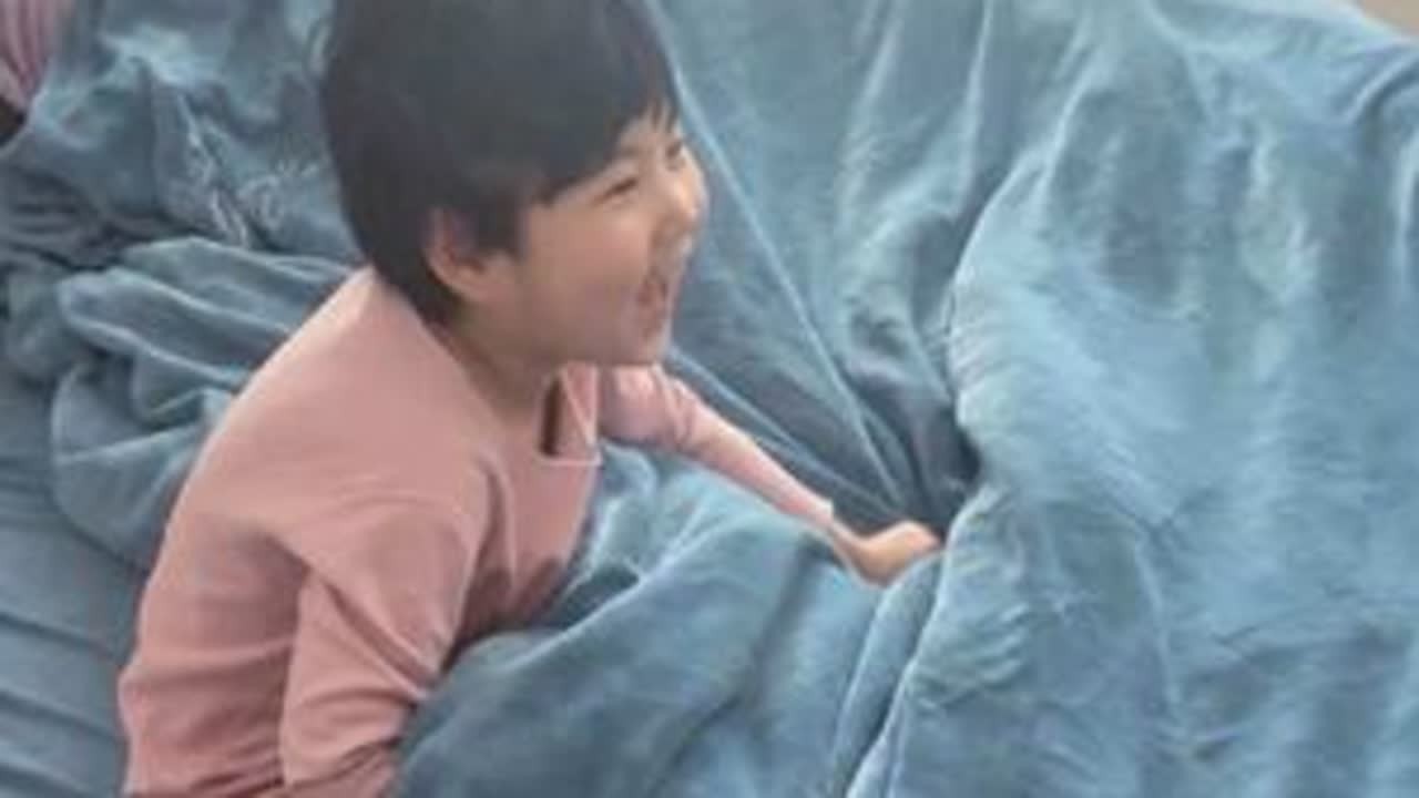 奶奶今天回来了，宝贝开心到起飞了😂