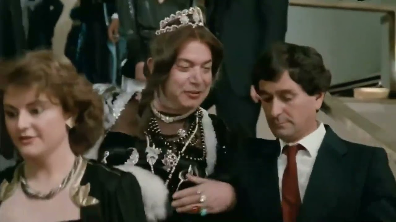 Scuola di ladri - furto gioielli e fuga #shortsvideo