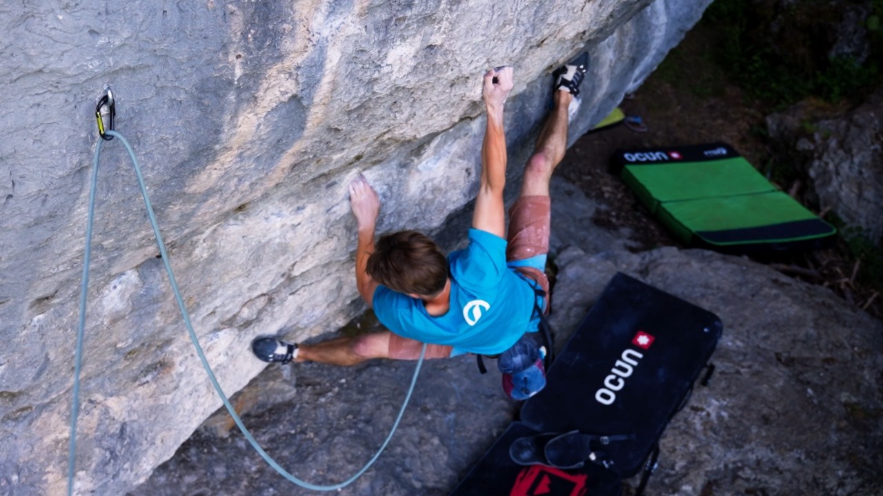Gl&uuml;ckssturm 8c/+ First Ascent // Hybridroute // Paul Steinig