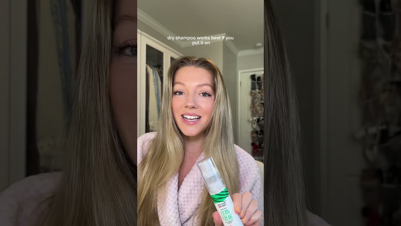 Use dry shampoo before your hair gets greasy 👏🏼 trust me! #dryshampoo #hairhack #hairtutorial