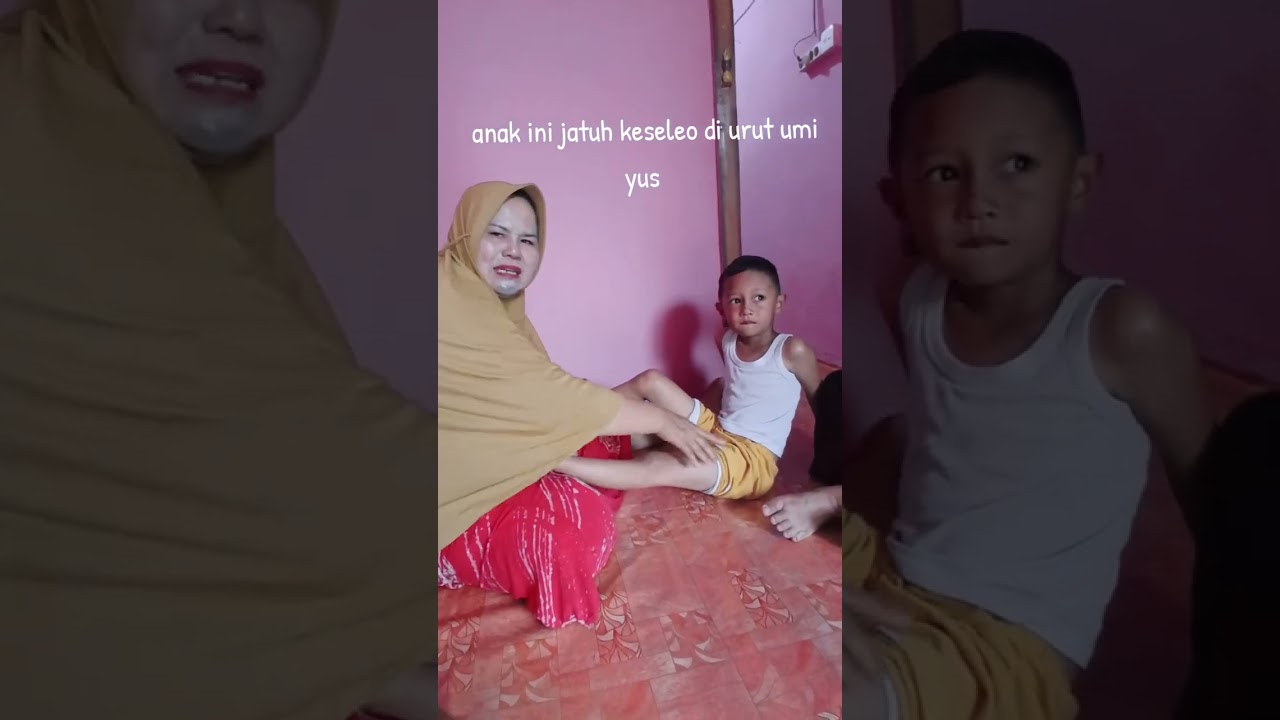 Anak ini jatuh terseleo dibawa nenek nya urut kesempatan ummi yus 