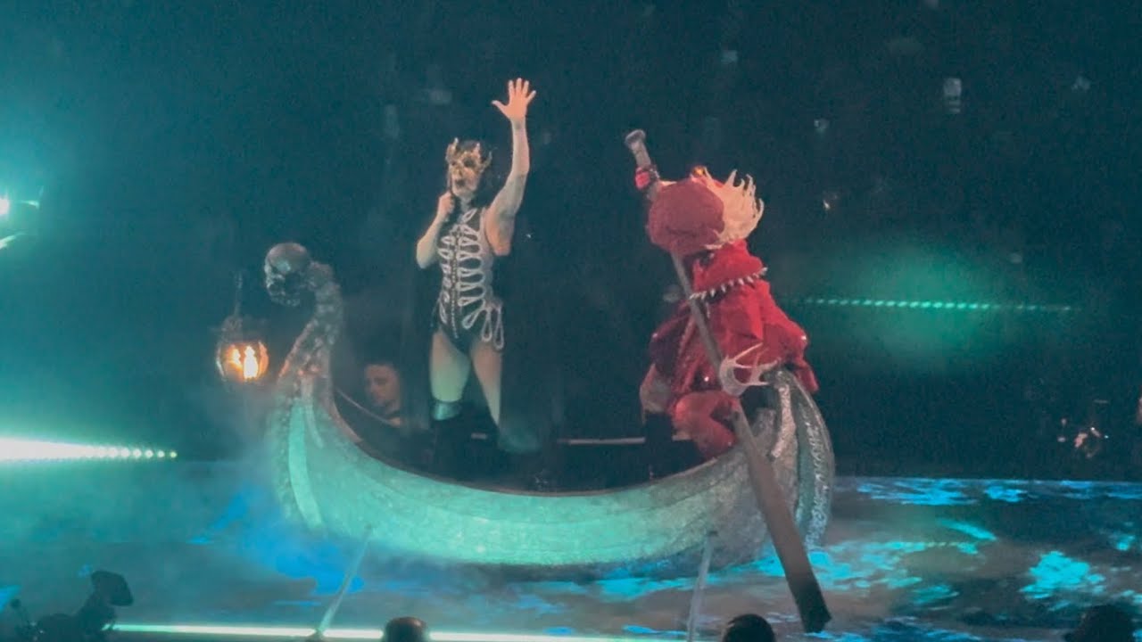 Lady Gaga - Shallow (Live at The MAYHEM Ball at Accor Arena, Paris 22/11/2025)