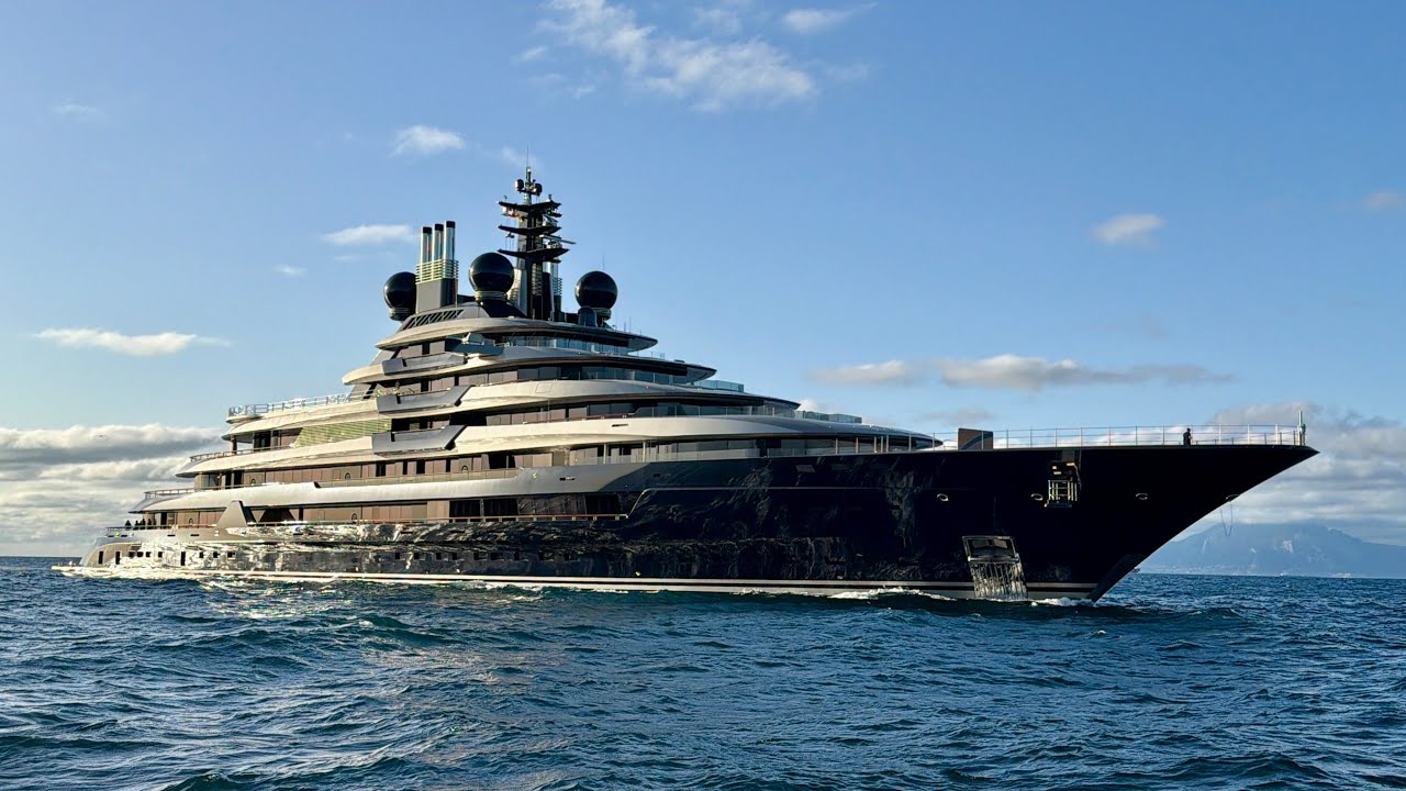 Luminance – 139 Meter Lürssen Superyacht Full Gibraltar Docking