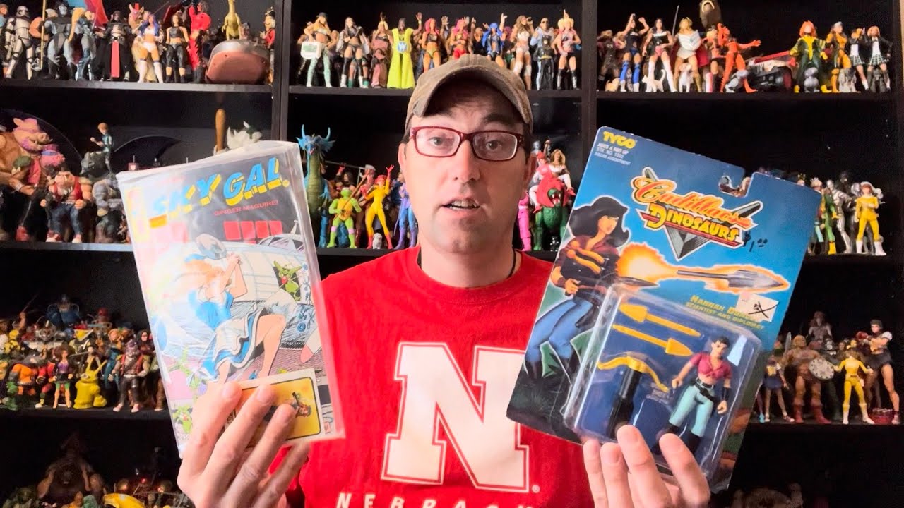 Sky Gal comic/ Cadillacs and dinosaurs Hanna Dundee action figure unboxing. 2000 subscriber thanks!