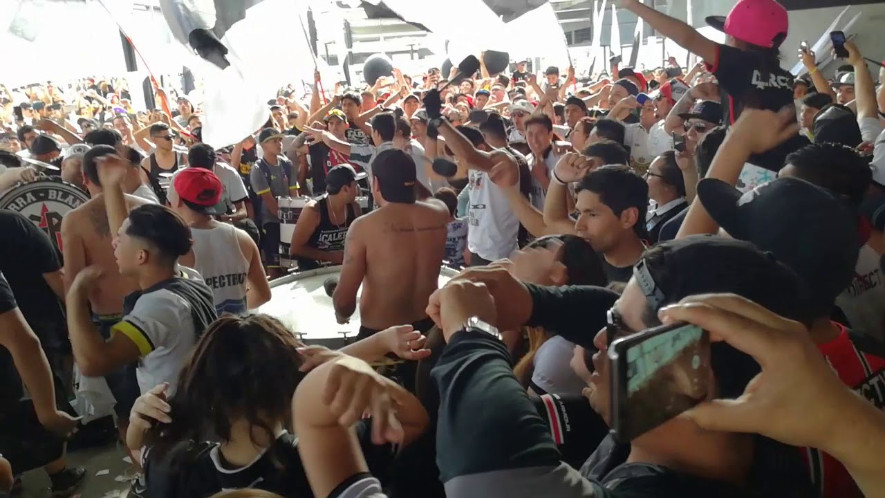 Cacique desde chico yo te vengo a ver - Garra Blanca  5 de nov 2017 Previa u Española