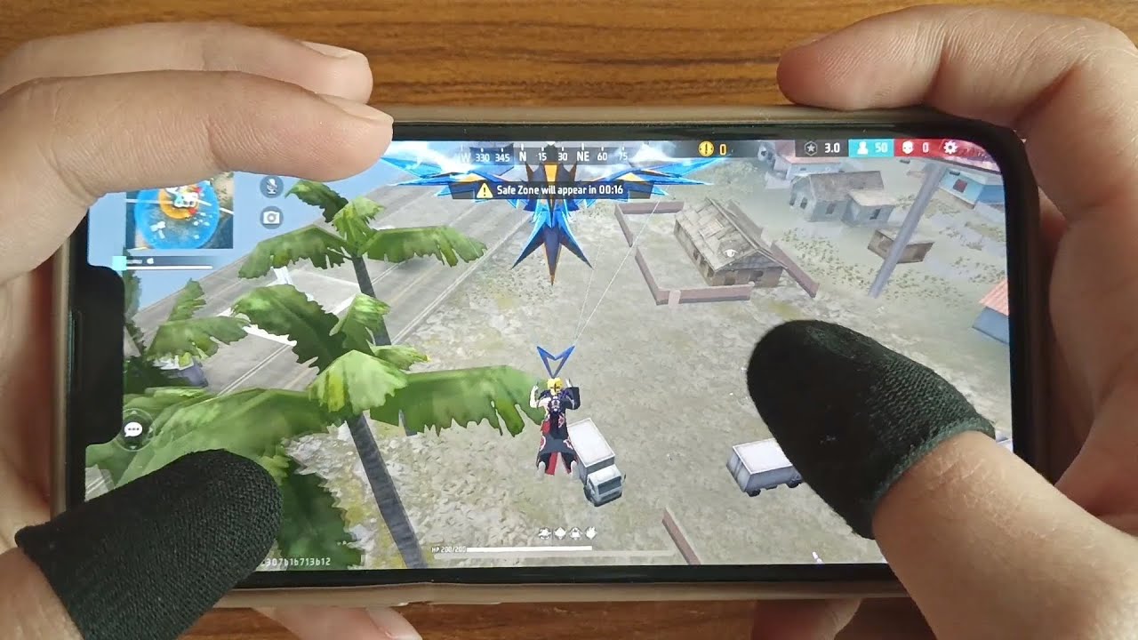 I PHONE 14 SOLO VS SQUAD 4 FINGER HANDCAM GRAND MASTER LOBBY 