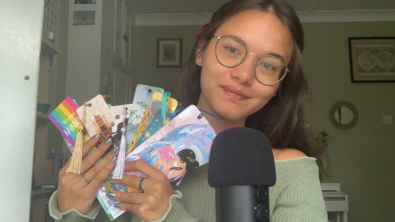 ASMR español// mi colección de marcapáginas 🤍 tapping + scratching