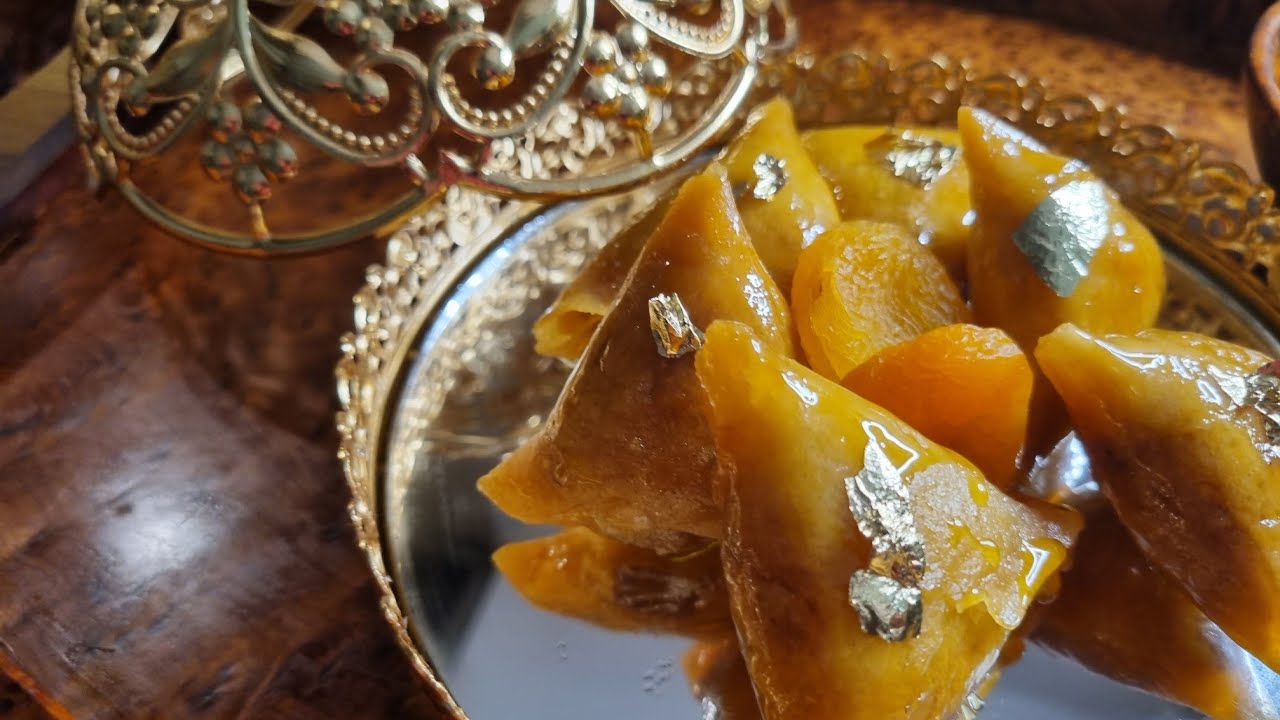 بريوات بعقدة اللوز و نوكا المشمش ،معلكين و مذاق مغاير على المعتاد.