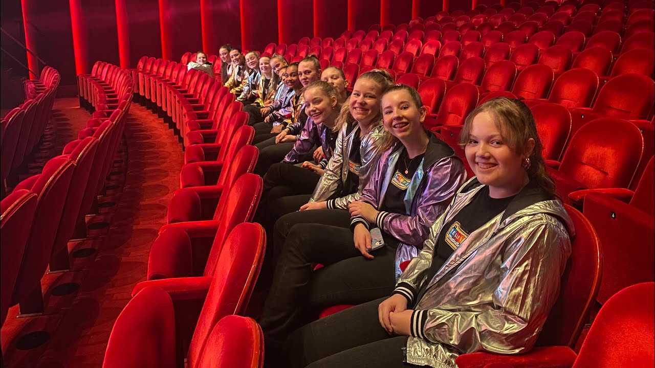 Telekids Musicalschool - The Crew treedt op voor Jeugdfonds Sport & Cultuur  in Theater Delamar