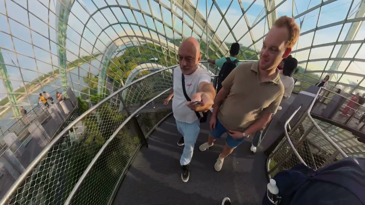 The Jurassic World Experience - Walkthrough - Cloud Forest - Singapore - Gardens by The Bay