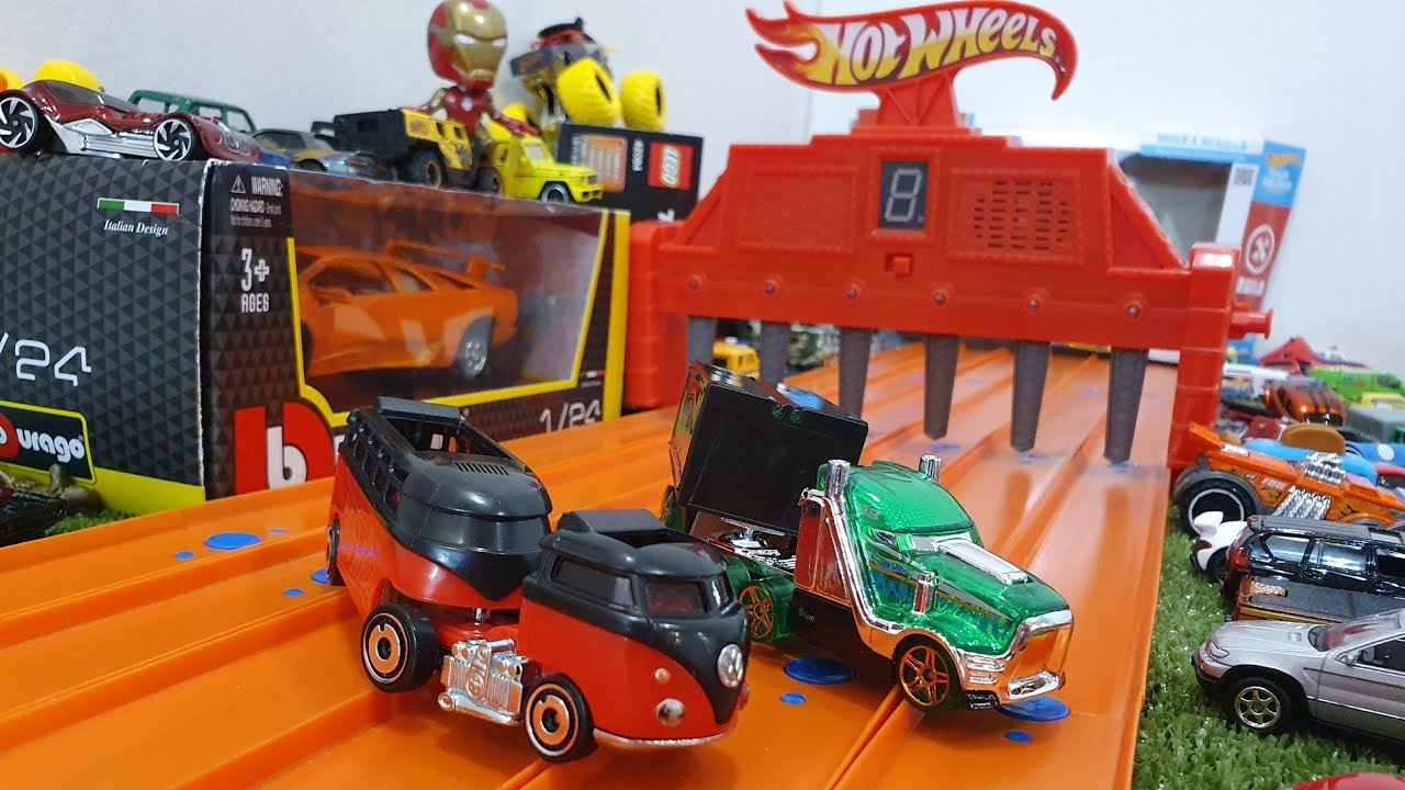 Обзор грузовиков Hot Wheels Track Stars. Custom Volkswagen Hauler и Speed Hauler