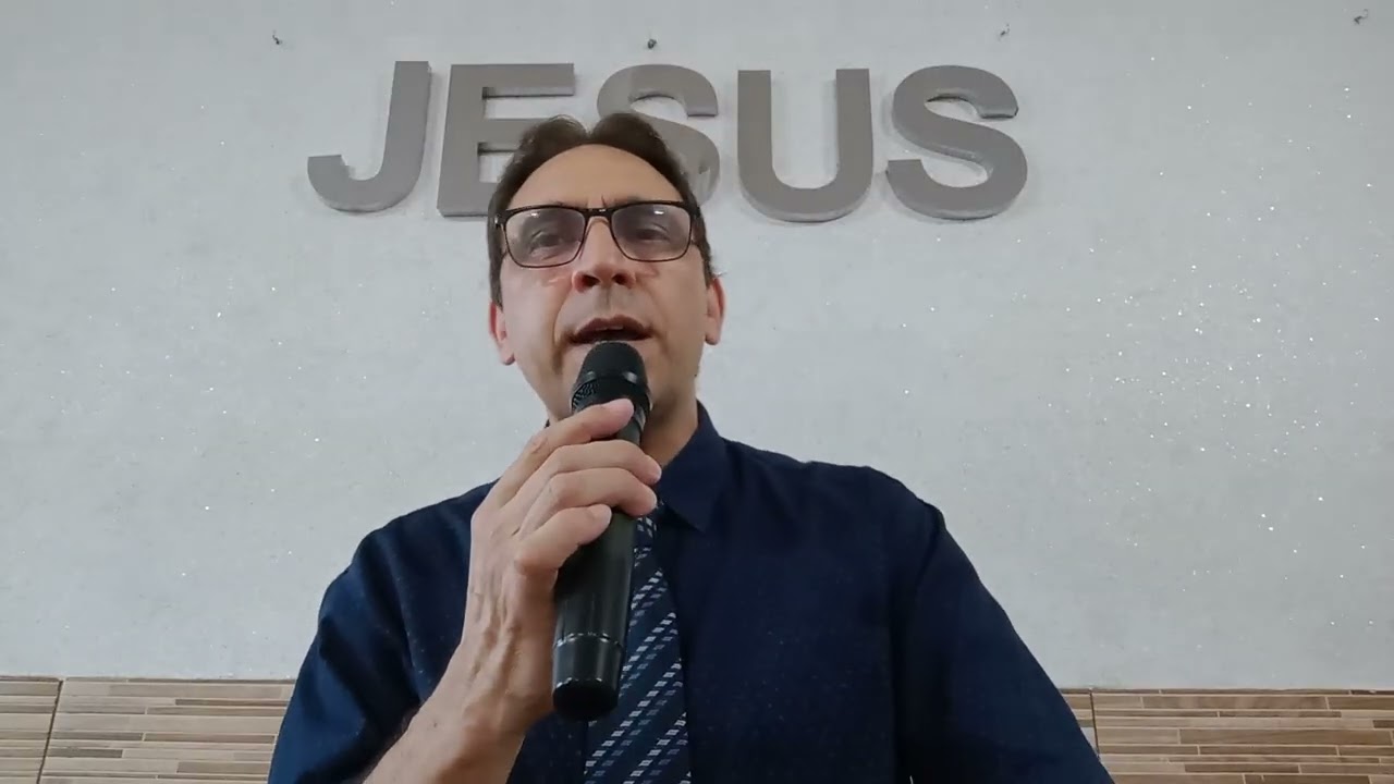 Deus que muda a história DC Paulo Freitas 